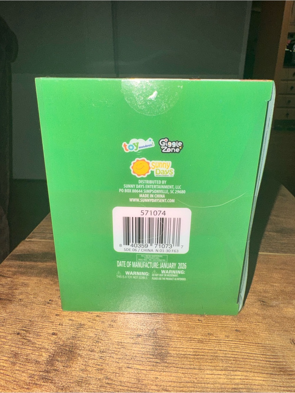 Squeezy Peach Squishy Toy - Picture 3 of 3